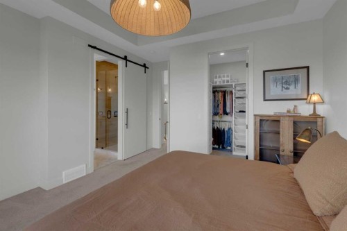 7712 36 Avenue Nw, Calgary, AB - Indoor