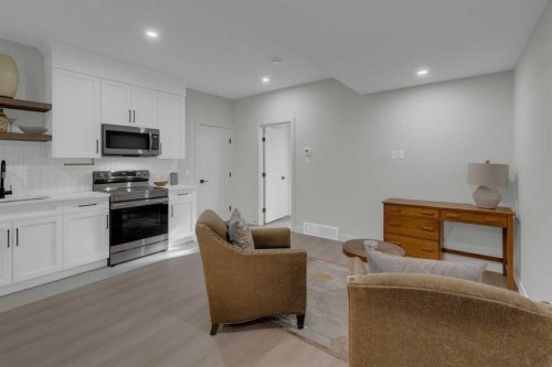 7712 36 Avenue Nw, Calgary, AB - Indoor