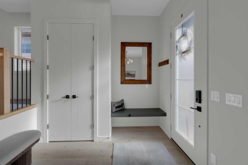 7712 36 Avenue Nw, Calgary, AB - Indoor Photo Showing Other Room