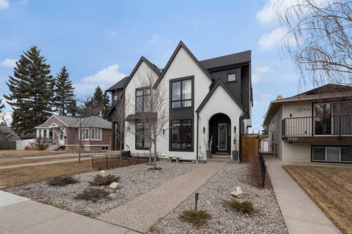 7712 36 Avenue Nw, Calgary, AB - Outdoor With Facade