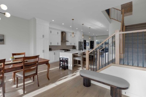 7712 36 Avenue Nw, Calgary, AB - Indoor