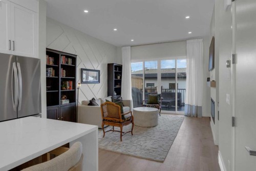 7712 36 Avenue Nw, Calgary, AB - Indoor