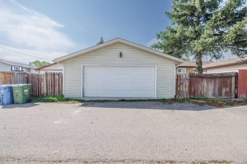 152 Falconridge Crescent Ne, Calgary, AB 