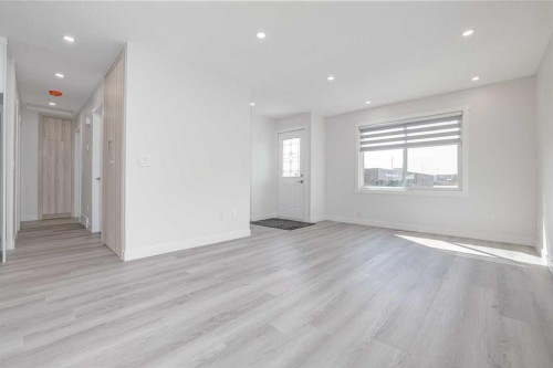 152 Falconridge Crescent Ne, Calgary, AB 