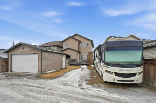 65 Elgin Meadows Circle Se, Calgary, AB - Outdoor