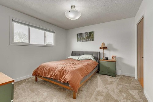 114 Wheatland Trail, Strathmore, AB - Indoor Photo Showing Bedroom