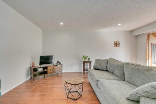 114 Wheatland Trail, Strathmore, AB - Indoor Photo Showing Living Room