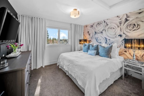 1910 48 Avenue Sw, Calgary, AB - Indoor Photo Showing Bedroom