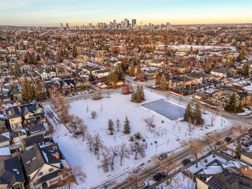 1910 48 Avenue Sw, Calgary, AB - Outdoor With View