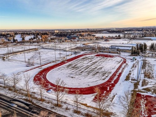 1910 48 Avenue Sw, Calgary, AB - Outdoor With View