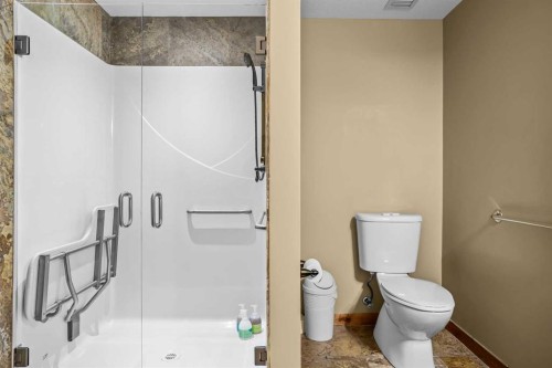 112-379 Spring Creek Drive, Canmore, AB - Indoor Photo Showing Bathroom