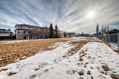 21 Hillview Road, Strathmore, AB - Outdoor