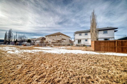 21 Hillview Road, Strathmore, AB - Outdoor