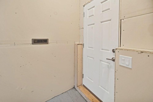 93 Saddlestone Place Ne, Calgary, AB - Indoor