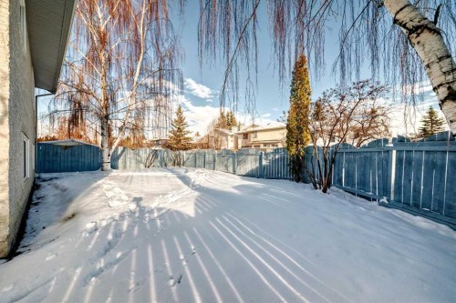 624 Shawinigan Drive Sw, Calgary, AB - Outdoor