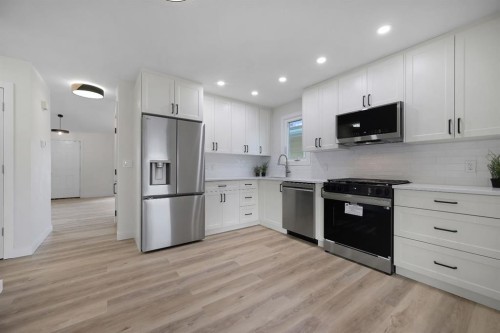 308 Doverview Crescent Se, Calgary, AB - Indoor Photo Showing Kitchen With Stainless Steel Kitchen