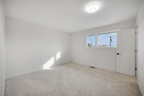 308 Doverview Crescent Se, Calgary, AB - Indoor Photo Showing Other Room