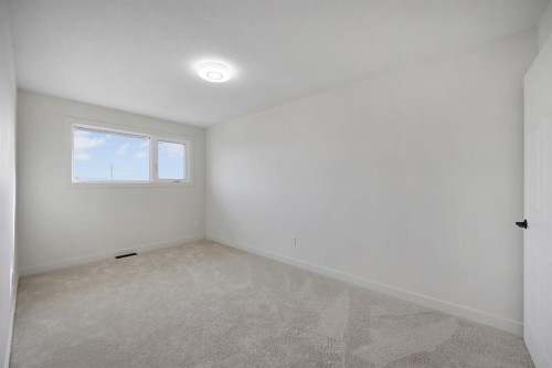 308 Doverview Crescent Se, Calgary, AB - Indoor Photo Showing Other Room