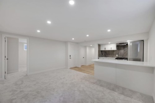 308 Doverview Crescent Se, Calgary, AB - Indoor