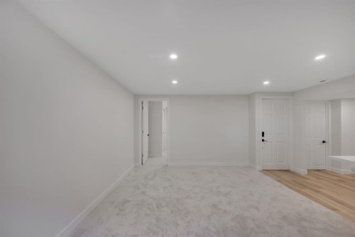 308 Doverview Crescent Se, Calgary, AB - Indoor