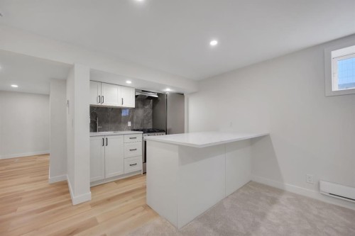 308 Doverview Crescent Se, Calgary, AB - Indoor Photo Showing Kitchen