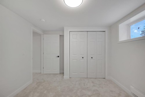 308 Doverview Crescent Se, Calgary, AB - Indoor Photo Showing Other Room