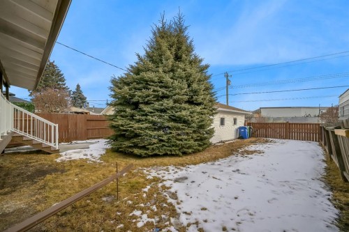 308 Doverview Crescent Se, Calgary, AB - Outdoor