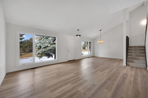 308 Doverview Crescent Se, Calgary, AB - Indoor Photo Showing Other Room