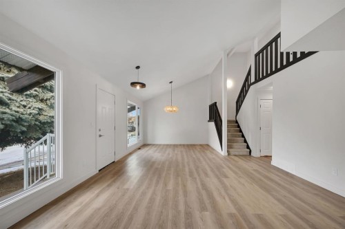 308 Doverview Crescent Se, Calgary, AB - Indoor Photo Showing Other Room