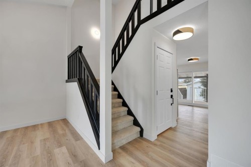 308 Doverview Crescent Se, Calgary, AB - Indoor Photo Showing Other Room