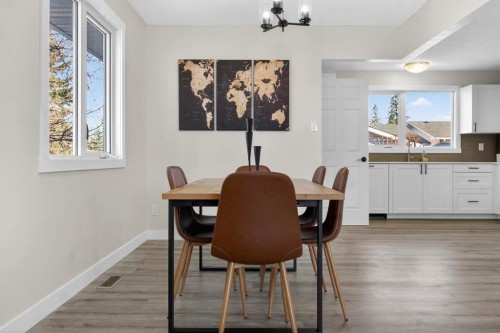 203 Lynnover Place Se, Calgary, AB - Indoor Photo Showing Dining Room