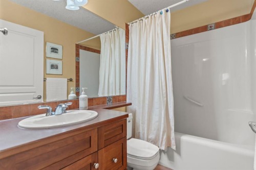 153 Crestridge Way Sw, Calgary, AB - Indoor Photo Showing Bathroom
