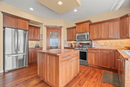 153 Crestridge Way Sw, Calgary, AB - Indoor Photo Showing Kitchen