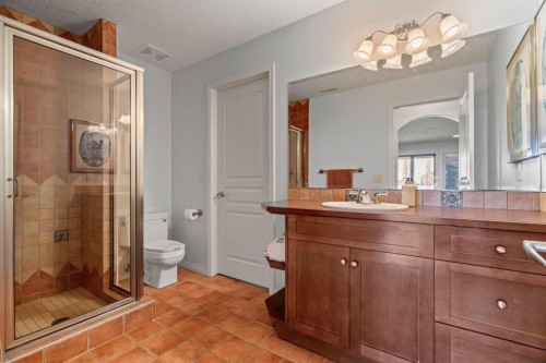 153 Crestridge Way Sw, Calgary, AB - Indoor Photo Showing Bathroom