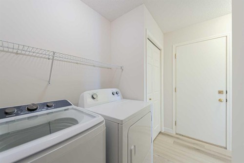 320 Citadel Meadow Bay Nw, Calgary, AB - Indoor Photo Showing Laundry Room