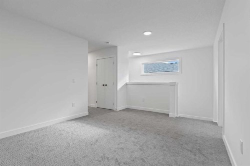 90 Heritage Circle, Cochrane, AB - Indoor Photo Showing Other Room