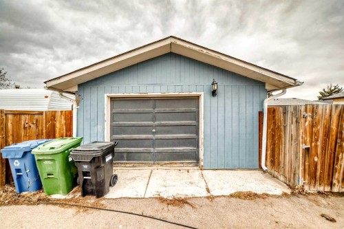 707 Malvern Drive Ne, Calgary, AB - Outdoor With Exterior