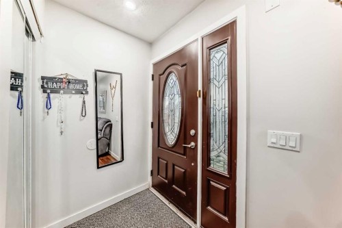 707 Malvern Drive Ne, Calgary, AB - Indoor Photo Showing Other Room