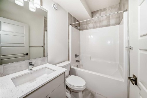 31 Lucas Passage Nw, Calgary, AB - Indoor Photo Showing Bathroom