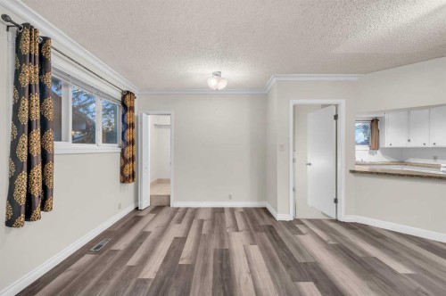 1527 52 Street Se, Calgary, AB - Indoor Photo Showing Other Room