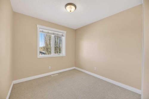 31 Valarosa Drive, Didsbury, AB - Indoor Photo Showing Other Room