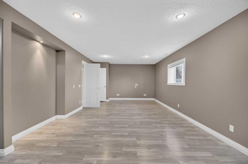 31 Valarosa Drive, Didsbury, AB - Indoor Photo Showing Other Room