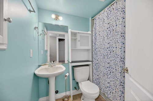 31 Valarosa Drive, Didsbury, AB - Indoor Photo Showing Bathroom