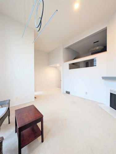 318 Hawkstone Manor Nw, Calgary, AB - Indoor