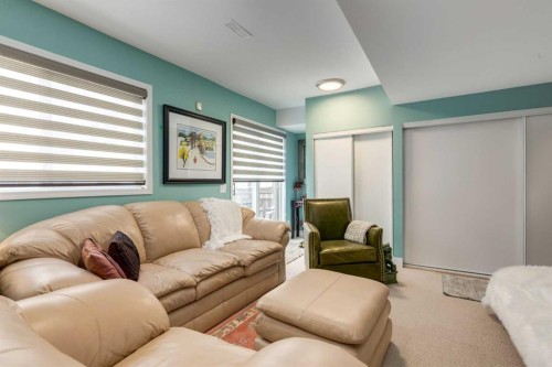 318 Hawkstone Manor Nw, Calgary, AB - Indoor Photo Showing Living Room
