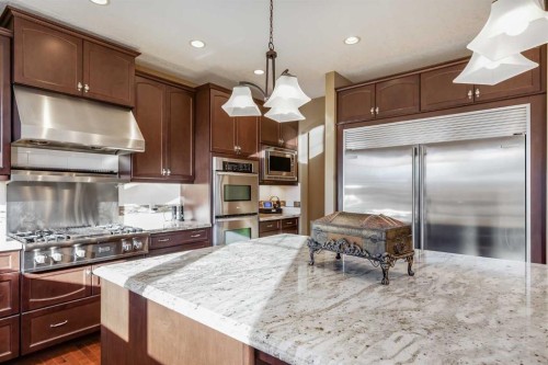 213 Silverado Ranch Manor Sw, Calgary, AB - Indoor Photo Showing Kitchen With Upgraded Kitchen