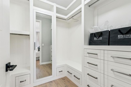 2918 6 Avenue Nw, Calgary, AB - Indoor