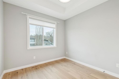 2918 6 Avenue Nw, Calgary, AB - Indoor Photo Showing Other Room