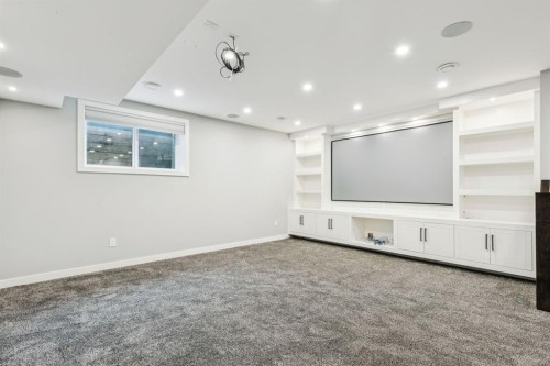 2918 6 Avenue Nw, Calgary, AB - Indoor Photo Showing Other Room