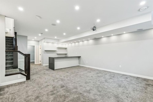 2918 6 Avenue Nw, Calgary, AB - Indoor